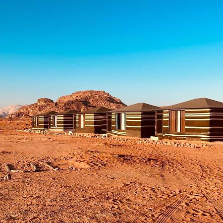 Wadi Rum Bedouin Tour With A Camp Buitenkant foto