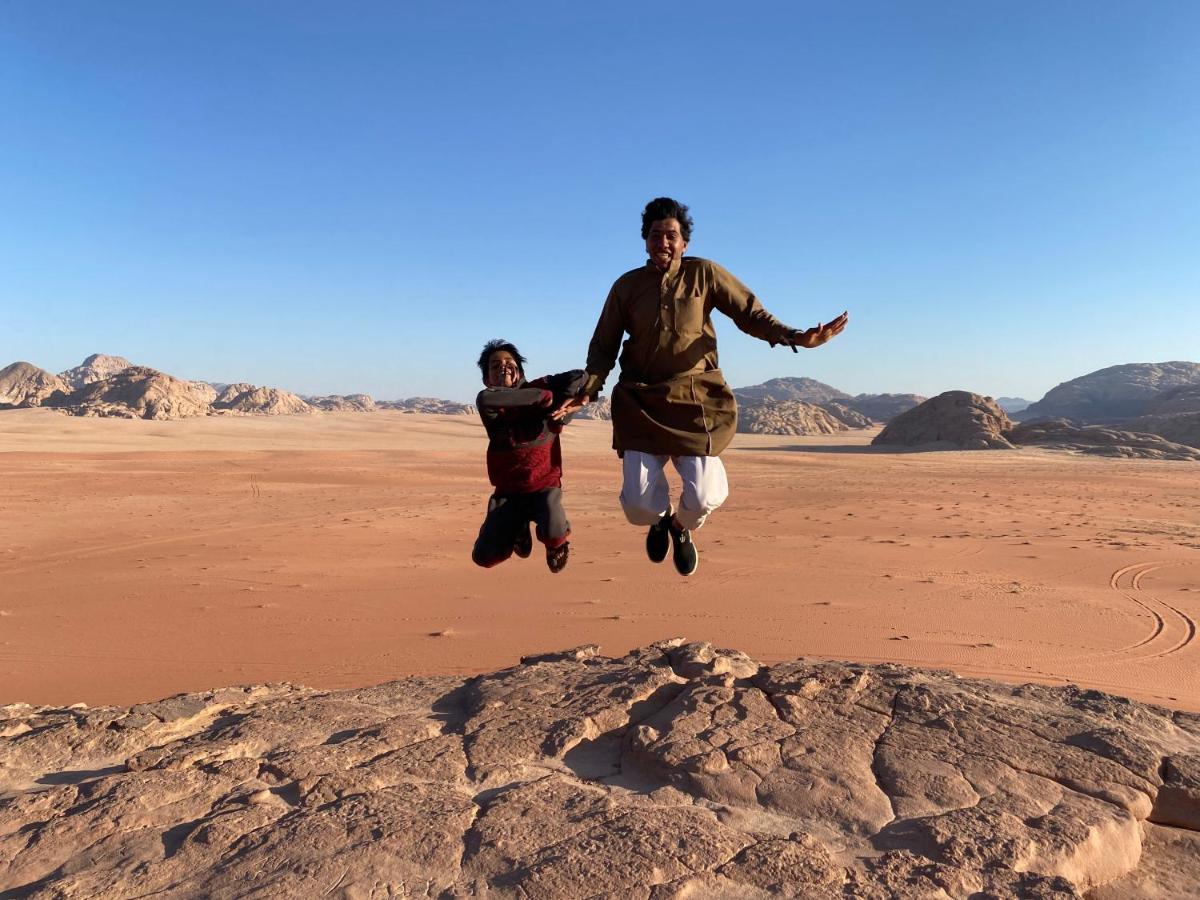 Wadi Rum Bedouin Tour With A Camp Buitenkant foto