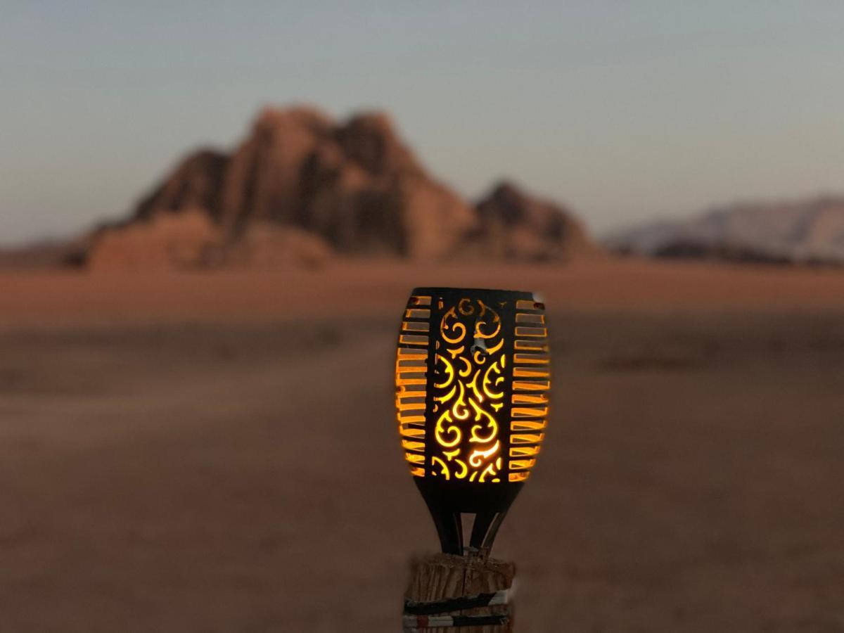 Wadi Rum Bedouin Tour With A Camp Buitenkant foto