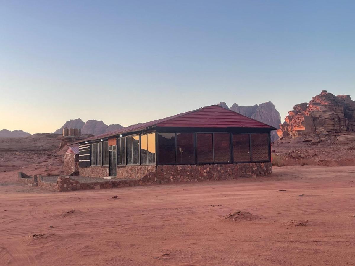Wadi Rum Bedouin Tour With A Camp Buitenkant foto