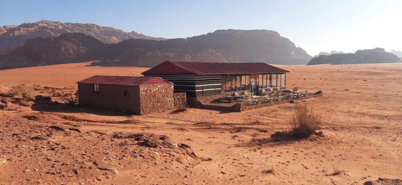 Wadi Rum Bedouin Tour With A Camp Buitenkant foto