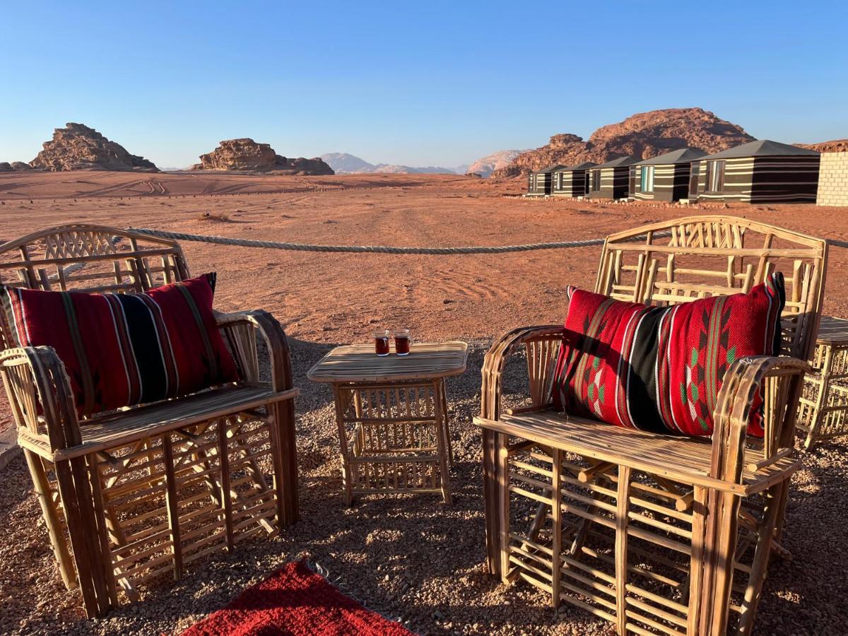 Wadi Rum Bedouin Tour With A Camp Buitenkant foto