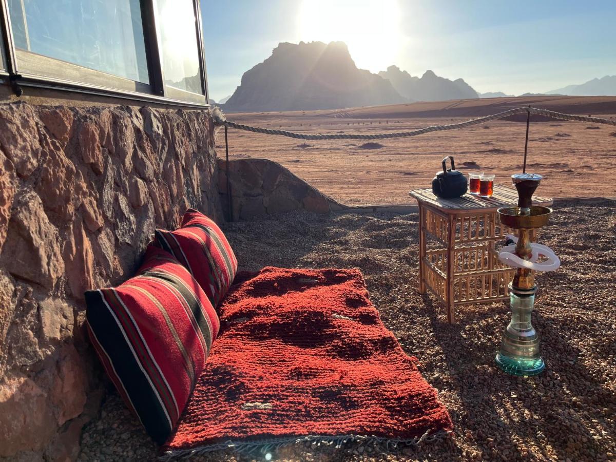 Wadi Rum Bedouin Tour With A Camp Buitenkant foto