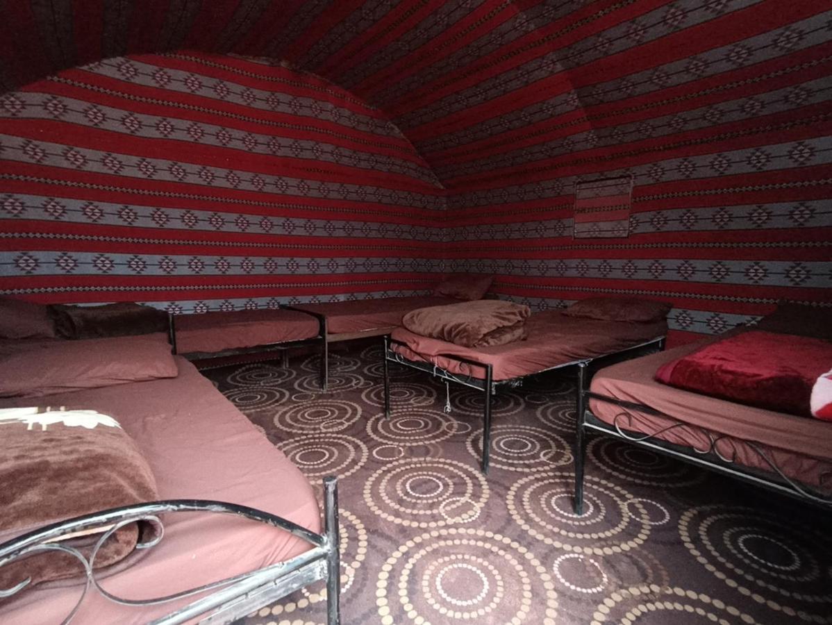 Wadi Rum Bedouin Tour With A Camp Buitenkant foto