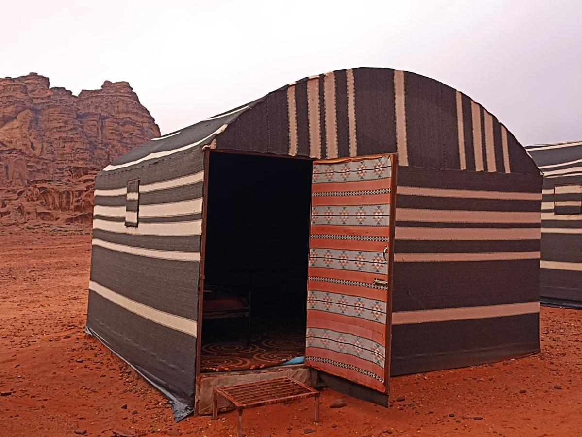 Wadi Rum Bedouin Tour With A Camp Buitenkant foto