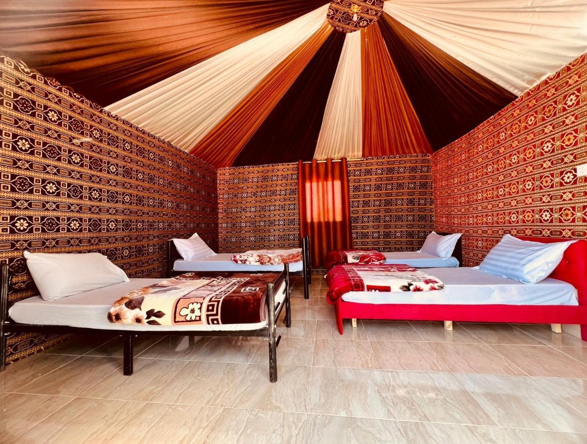 Wadi Rum Bedouin Tour With A Camp Buitenkant foto