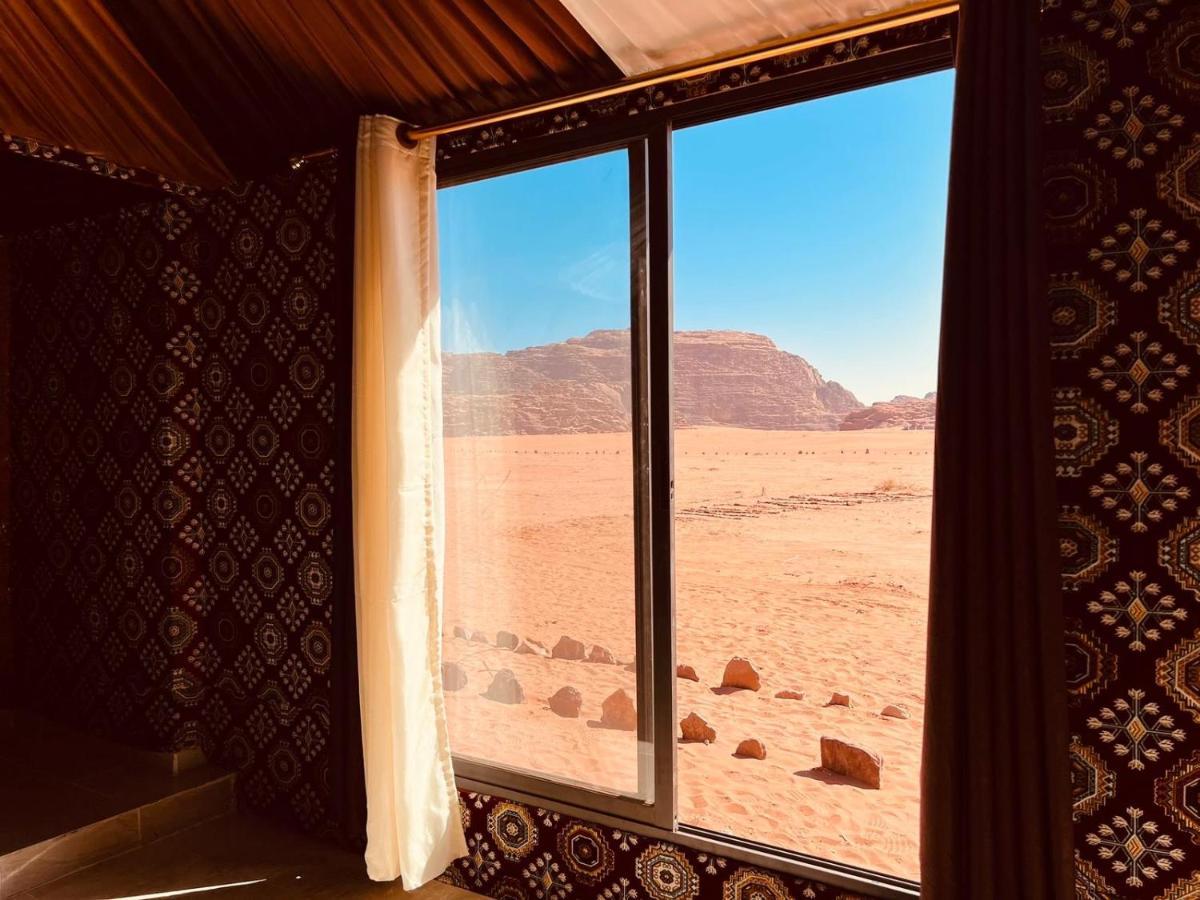 Wadi Rum Bedouin Tour With A Camp Buitenkant foto
