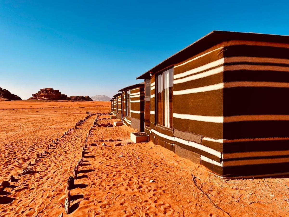 Wadi Rum Bedouin Tour With A Camp Buitenkant foto