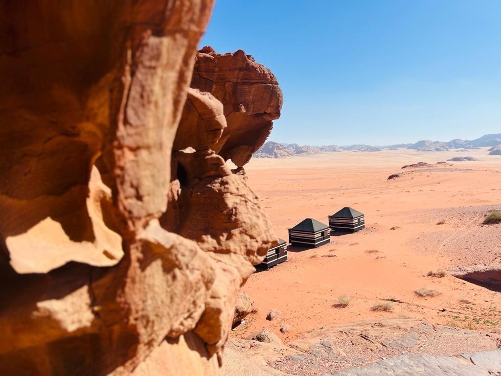 Wadi Rum Bedouin Tour With A Camp Buitenkant foto