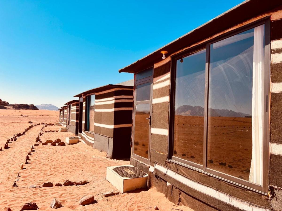 Wadi Rum Bedouin Tour With A Camp Buitenkant foto