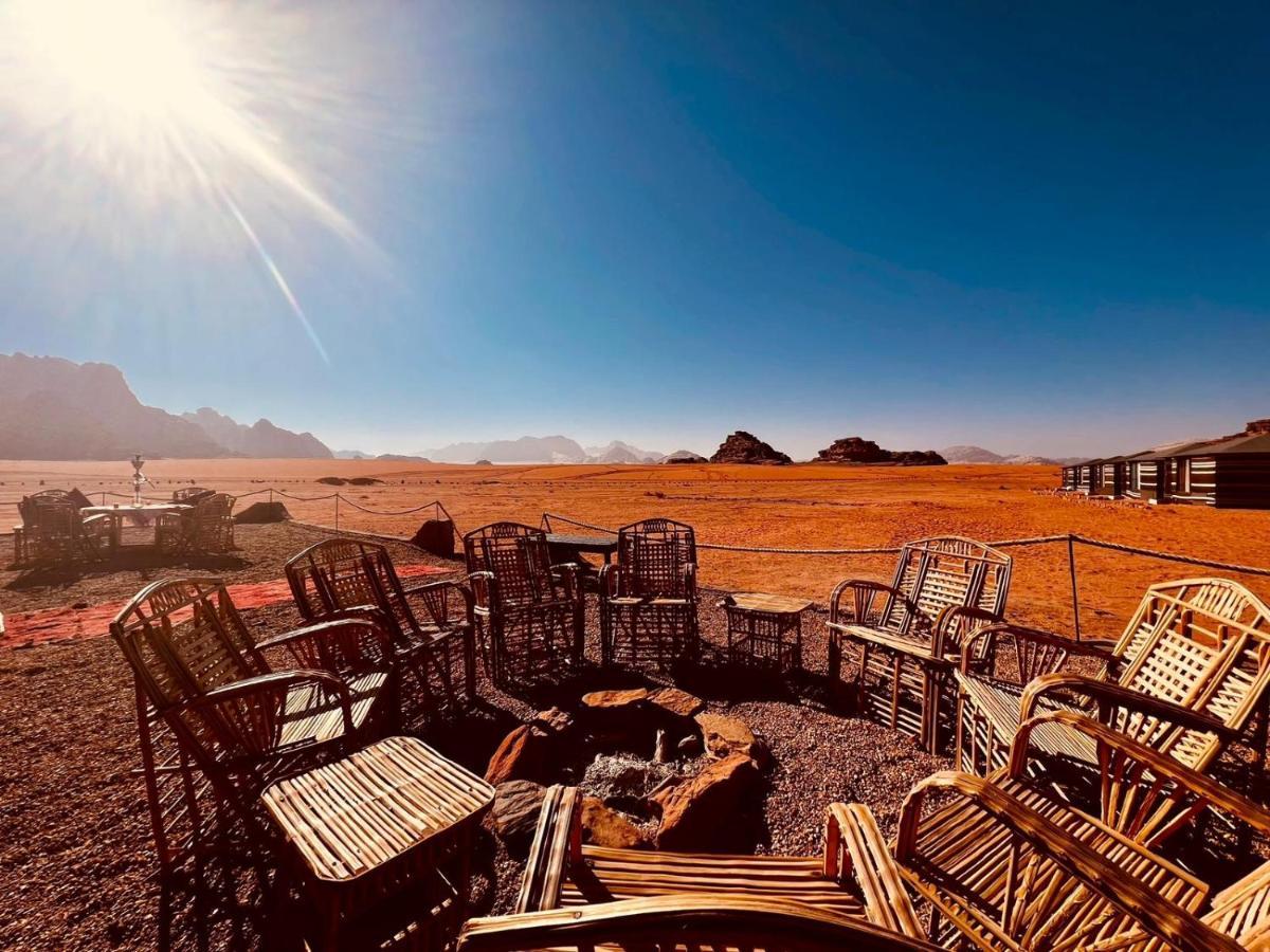 Wadi Rum Bedouin Tour With A Camp Buitenkant foto